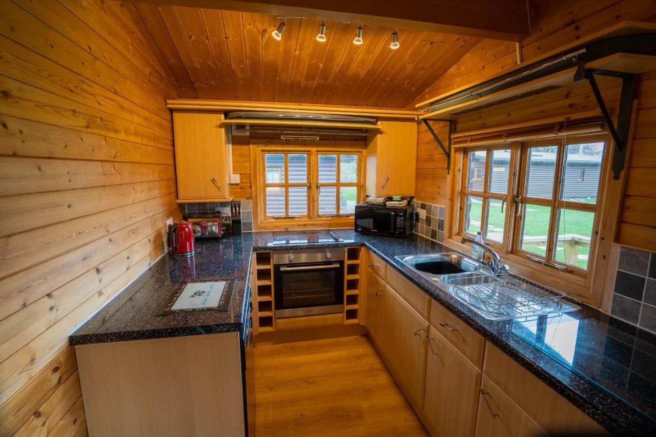Wall Eden Farm - Luxury Log Cabins And Glamping Highbridge Exterior photo