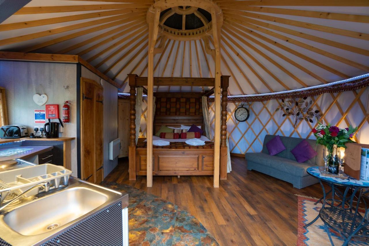Wall Eden Farm - Luxury Log Cabins And Glamping Highbridge Exterior photo
